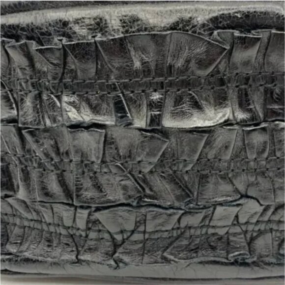 Hobo International Ruched Black Leather Wristlet with Zipper Closure - Picture 4 of 9